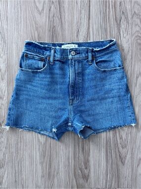 Abercrombie & Fitch '90s Straight Ultra High Rise Jean Shorts Size 26